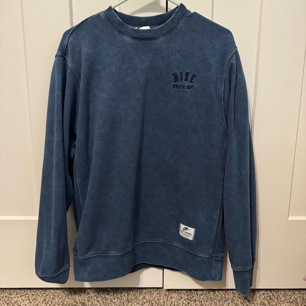 nike distressed crewneck